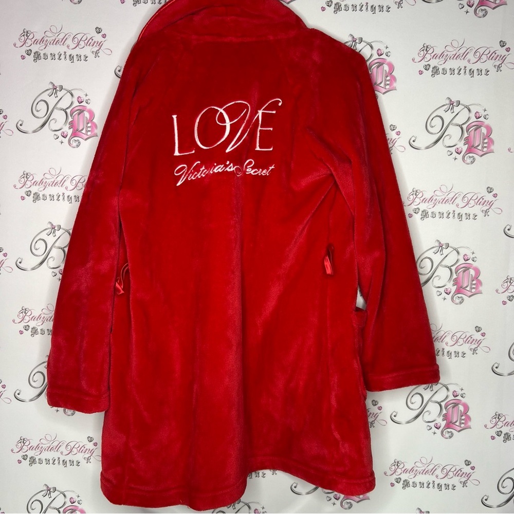 Victoria secret robe fleece soft cozy blanket style red writing on back